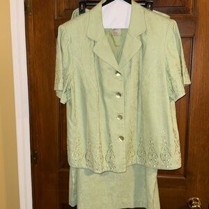 Plaza South 2-piece linen skirt and buttonfront short sleeve embroidered top EUC